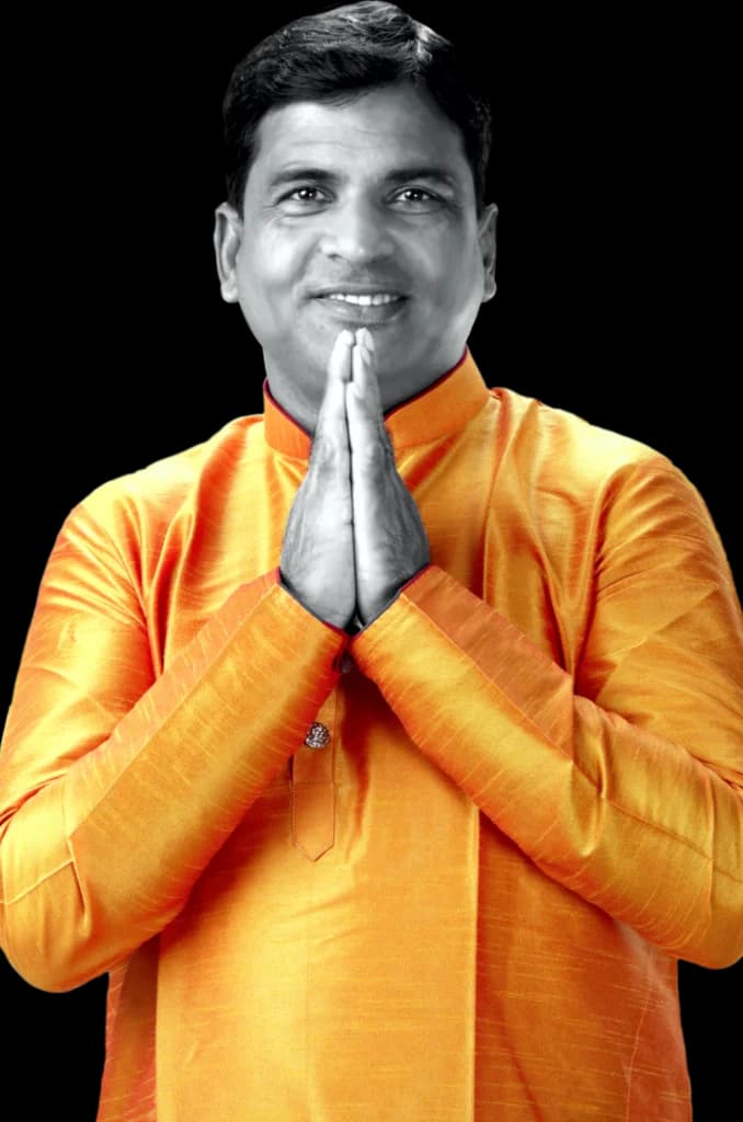 ॲड. आशिष जयस्वाल — नमस्कार मुद्रेतील अधिकृत छायाचित्र